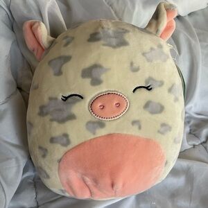 Squishmallow Rosie Plush - Cream and Pink. NWT